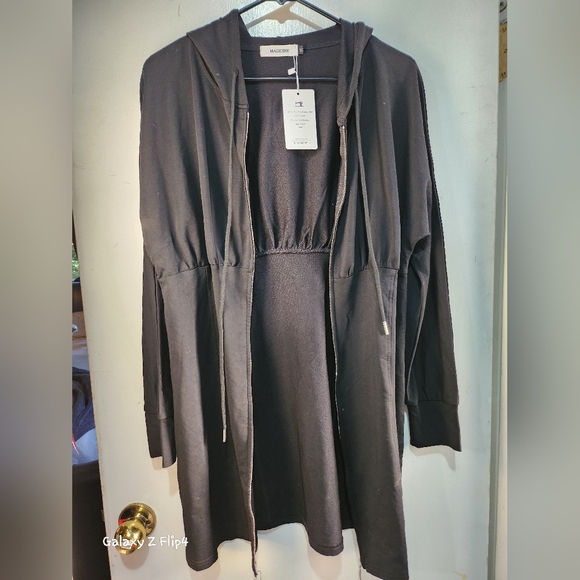 Black Medium tunic - Picture 5 of 8